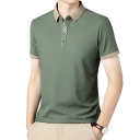 Polo para homem de manga curta com colarinho e botões. Polo elegante e de uma só cor em poliéster para uso diário. 12
