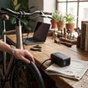 Pompe électrique de poche pour vélo CYCLAMI AM6 Préréglage de pression Max 130 PSI 7,5 x 4,6 x 3 cm Moteur sans balais USB-C Noir 5