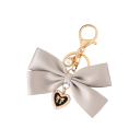 Portachiavi in imitazione perla 9 x 9,5 cm Design in metallo Nastro e cuore Elegante portachiavi per chiavi borsa regalo per donne 4