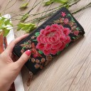 Portafoglio lungo da donna con ricamo colorato di un grande fiore e rametti in fiore Chiusura con cerniera Dimensioni 19 x 9,5 x 2 cm 1