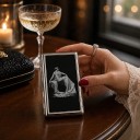 Portafoglio per carte Stile vintage 10 x 6 x 2 cm Metallico Argento con coperchio nero Motivo di donna in abito Due scomparti Per biglietti da visita 4