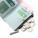 Portefeuille pliant pour femmes avec fleurs blanches brodées Poche à monnaie zippée Emplacements pour cartes Fenêtre transparente Cuir 13