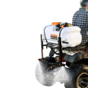 Postrekovač pre štvorkolku UTV a traktor 60 l s tryskou a nastaviteľnou rampou 12 V čerpadlo hadica 6,1 m biely na postrek záhrady 3