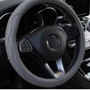 Potah na volant 37 až 38 cm z PU kože s vnútorným krúžkom Ergonomické úchopové zóny s perforáciou Kulatý tvar do auta 4