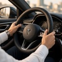 Potah na volant z Napa kože s perforáciou 37 až 38 cm Kulatý tvar O Prošívaný vzor Prodyšný a protiskluzový do auta 4