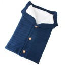 Poussette en tricot avec boutons E435 9
