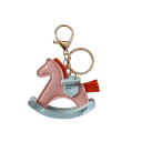 Preevărsă pe cheie cu cal de leagăn 7 x 6 cm Piele artificială Preevărsă decorativă pentru geantă rucsac accesoriu drăguț cadou 6