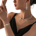 Premiumm 3-in-1 set van glanzende sieraden Ketting Armband Oorbellen Koperlegering Minimalistische lichte luxe voor vrouwen 5