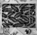 Prostière avec des feuilles tropicales 9