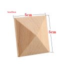 Puinen neliömäinen koriste-elementti pyramidimuotoisella reliefillä 5x5 cm massiivipuuta luonnollinen ruskea huonekaluille ja sisustukseen 2