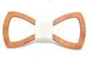 Puinen rusetti kaiverrettu J650 15