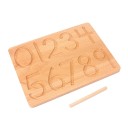 Puinen taulu numeroilla 3