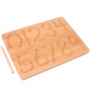 Puinen taulu numeroilla 5