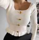 Pull féminin avec boutons et volants 2