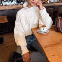 Pullover de malha para senhora com gola alta 3