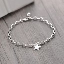 Pulseira feminina com grandes elos e estrela 1