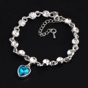 Pulsera de mujer con corazón y piedras. 2
