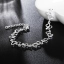 Pulsera de mujer con corazones y piedras conectadas 4