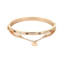 Pulsera de mujer con números romanos y corazones. 1