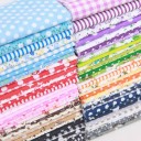 Puuvillakangas kotitekoisiin maskiin Neliösetti 25 x 25 cm Värillisesti yhteensopivia pilkku- ja kukkakuoseja Materiaali 100% puuvilla 11