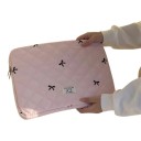 Puzdro na tablet iPad 9,7 až 11 palcov Prošívané s vyšívanými mašličkami 28 x 21 cm Plyšová podšívka Zapínanie na zips 8