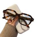 Quadratische Kunststoffbrille gegen blaues Licht. Augenschutz bei der Arbeit am Computer. Lesen. Displays. Stilvolles Unisex-Design. 4