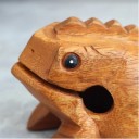 Quakender Frosch aus Holz 5