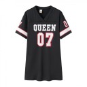 QUEEN 07 Sukienka koszulkowa sportowa w stylu T-shirtu Mini sukienka Krótkie rękawy Dekolt w serek Casualowa sportowa sukienka Streetwear na wypoczynek 5