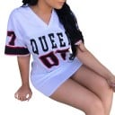 QUEEN 07 Sukienka koszulkowa sportowa w stylu T-shirtu Mini sukienka Krótkie rękawy Dekolt w serek Casualowa sportowa sukienka Streetwear 6