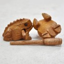 Rana di legno con martello 2