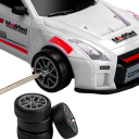 RC driftovací auto 1:24 20 km/h 4WD kov plast dálkové ovládání 3,7 V 20 minut jízdy LED světla baterie kužely nabíječka bílá barva 4