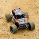 RC-maastoauto 4
