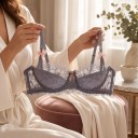 Reggiseno balconette in pizzo per donna con coppe modellate e fiocchi decorativi con motivo floreale e spalline regolabili 4