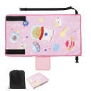 Reiseplatte und Decke für Kinder im Flugzeug 79 × 44 cm Astronautenmotiv Oxfordstoff Klappbarer Tisch Reisen mit Kindern 4