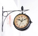 Relógio de parede retro ao estilo de relógios de estação com suporte decorativo para a parede Cifernão redondo com números árabes Ferro preto 25 x 9 x 5
