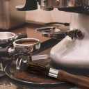 Rengøringsbørste af træ til kaffemaskiner med etui 2