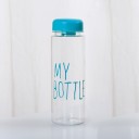 Reseflaska för dryck med text och filter för tebryggning i korken Skruvkork Material plast Volym 480 ml Mått 19,5 x 6,5 cm 6