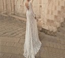 Robe en dentelle avec traîne 1
