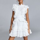Robe en dentelle avec volants 1