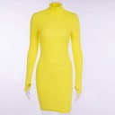 Robe en tricot avec col montant 4