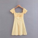 Robe mini boutonnée à épaules dénudées 2