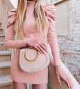 Robe mini en tricot avec col roulé 6