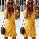 Robe mini jaune à imprimé pour femmes 2