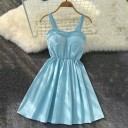 Robe mini unie à bretelles 6