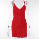 Robe rouge pour femme avec zip 1