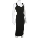 Robes longues noires à rayures avec bretelles larges Coupe ajustée élégante Décolleté en cœur Silhouette stylée Tricot élastique confortable 3
