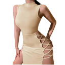 Rochie lunga, expresiva, din material elastic. Rochie mulata cu guler ridicat. Fără mâneci. Șoldurile expuse. Șiretură în cruce pe laterale. 4