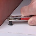 Rohový ráčnový skrutkovač do stiesnených priestorov 103 x 11 x 17 mm Obousmerný mechanizmus Nízky profil Sada bitov 6