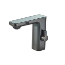 Rubinetto da lavabo intelligente con sensore e display digitale Rubinetto senza contatto per acqua calda e fredda Rubinetto moderno 1