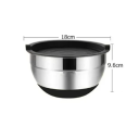 Ruostumattomasta teräksestä valmistettu kulho kannella 18 x 9,6 cm Sekoituskulho muovitiivisteellä Silikoninen liukumaton pohja Keittiövälineet 2